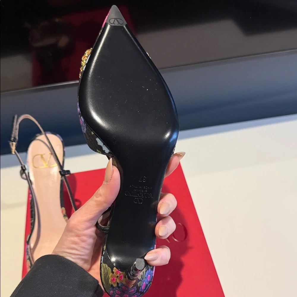 Valentino Women's Black and Pink Floral Heels with Gold Accents - Picture 6 of 7